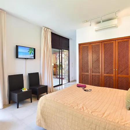 Вилла Tauro Golf Tranquility Meets Luxury Tauro Private Pool Whirlpool Bath Golf Course Views Close To Beaches *